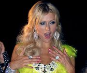 Пэрис Хилтон заподозрили в курении марихуаны