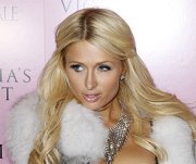 Тело Пэрис Хилтон заморозят вместе с собачками