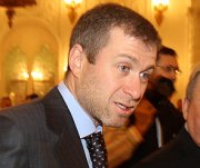 Абрамович и Жукова отдыхают порознь