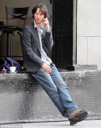 Киану Ривз отметил 46-летие в одиночестве на улице