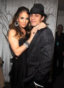 Дженнифер и Марк не любят сильную жару