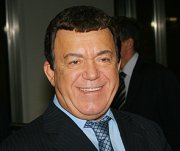 Причиной обморока Кобзона стало пищевое отравление