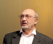 Михаил Козаков подал на развод с шестой женой