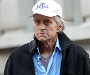 Майкл Дуглас продолжает бороться со смертельной болезнью