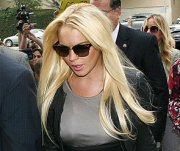 Линдси Лохан вышла из тюрьмы раньше срока