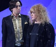 Алла Пугачева выбрала свадебное платье