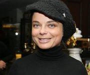 Наташа Королева изменила Тарзану с девушкой