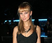 Актриса Цветаева хотела выпрыгнуть из окна