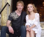 У солистка группы \"Братья Грим\" умерла жена