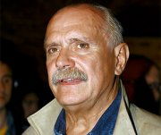 Михалков ездит с мигалкой, несмотря на запрет прокуратуры