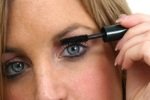 Современных женщин одолела макияжная фобия