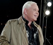 Моисеев даст новые концерты осенью