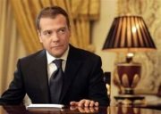 СМИ полюбили Медведева сильнее чем народ
