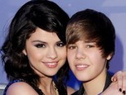 Джастин Бибер не может расстаться с Селеной Гомез