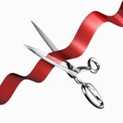 Жители 32-го микрорайона получили в подарок новый магазин