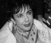 Скончалась знаменитая актриса Элизабет Тейлор
