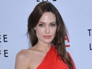 Анджелина Джоли – «боевая» мама