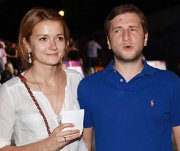 Надя Михалкова будет жить с отцом