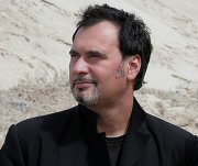 Валерий Меладзе жестоко избил журналистку