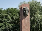 Сквер на Кулакова отдают под застройку?