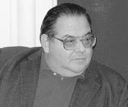 Умер известный пианист Николай Петров