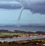 Тайфун движется к Китаю