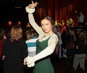 Беременная Эвелина Бледанс выходит замуж