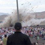 Самолет упал на трибуну со зрителями