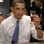 Президент США угощает пивом
