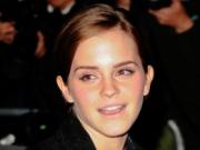 Эмма Уотсон переживает из-за своей внешности