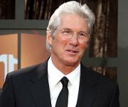 Ричард Гир отдал на благотворительность 1 млн долларов