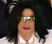 Поклонники Джексона требуют увольнения Малышевой