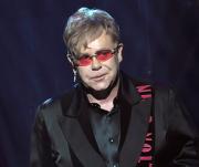 Элтон Джон экстренно госпитализирован