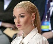 Собчак выложили в \"Твиттере\" фото голой Волочковой