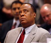 Врача Джексона признали виновным