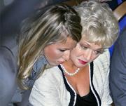 Мать Ксении Собчак донашивает украшения за ней