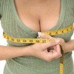 Продавщицы теперь будут носить бейджики с размером груди