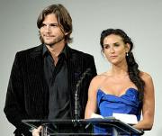 Катчер и Мур поделят 290 млн долларов