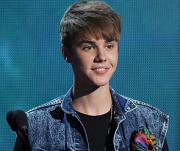 Джастин Бибер носит розовое белье