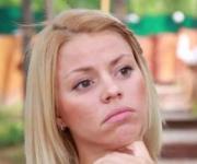 Звезда \"Дома-2\" выдает маленькую дочь за сестру