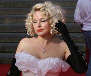 Секс-символ 90-х тяжело больна