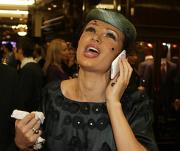 Свадебное платье Бледанс пришлось по вкусу таракану