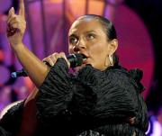 Елена Ваенга обвинила Forbes во лжи