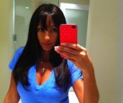 Лера Кудрявцева превратилась в брюнетку