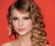 Певица Тейлор Свифт страдает от одиночества