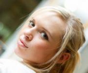 Участница \"Дома-2\" сбежала из-за интимных фото