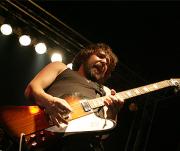 Жена Шнура ревнует его к Акиньшиной