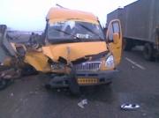 Маршрутное такси столкнулось с КАМАЗом