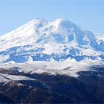 Непогода осложняет поиски заблудившихся альпинистов на Эльбрусе