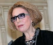 Инна Чурикова страдает без своего сына